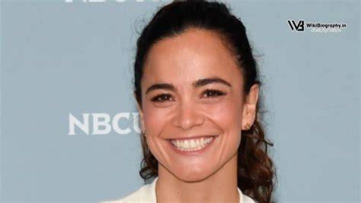 Alice Braga Bio (Wiki) 