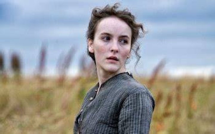 Ann Skelly as Beth Winters in Death and Nightingales