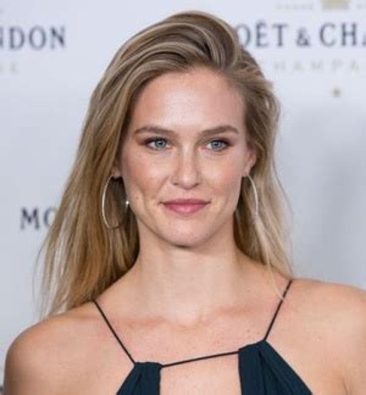 Bar Refaeli height and weight