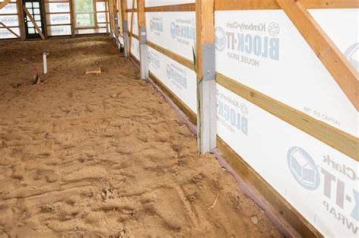 Can you use sand as insulation?