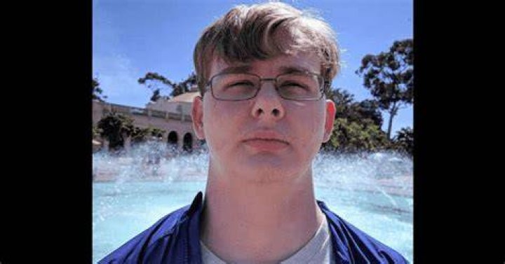 Carson King (CallMeCarson)'s pet No Pets (CallMeCarson)