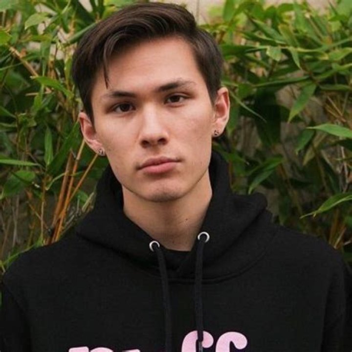 Carter Reynolds Bio (Wiki) 
