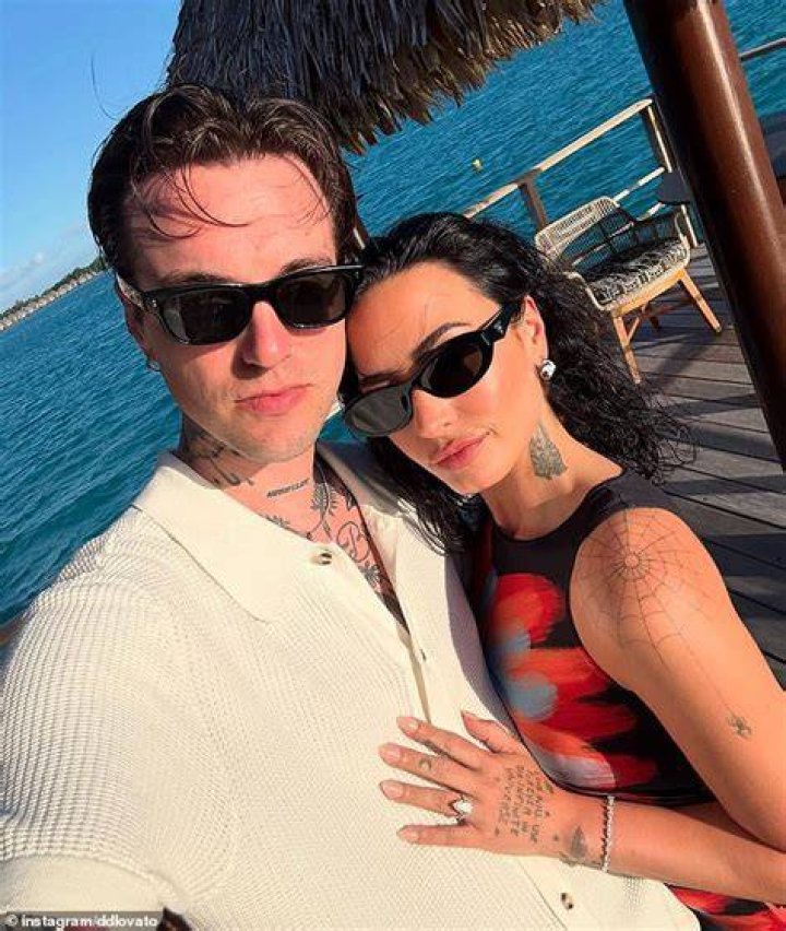 Demi flaunting her body. Know about her career, profession and more