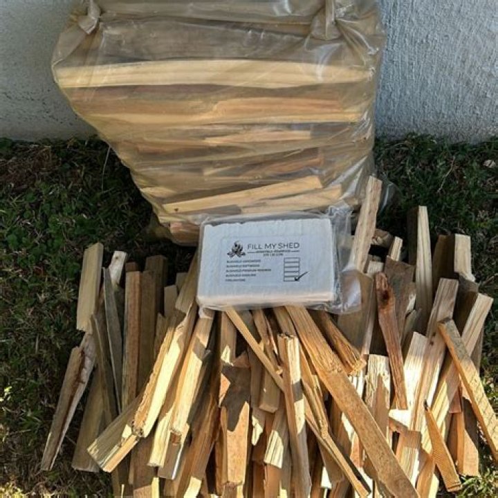 Does pine make good kindling?