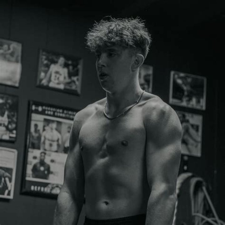 Eli. - Age, Family, Bio