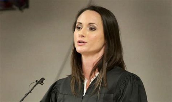 Elizabeth Scherer Bio (Wiki) 