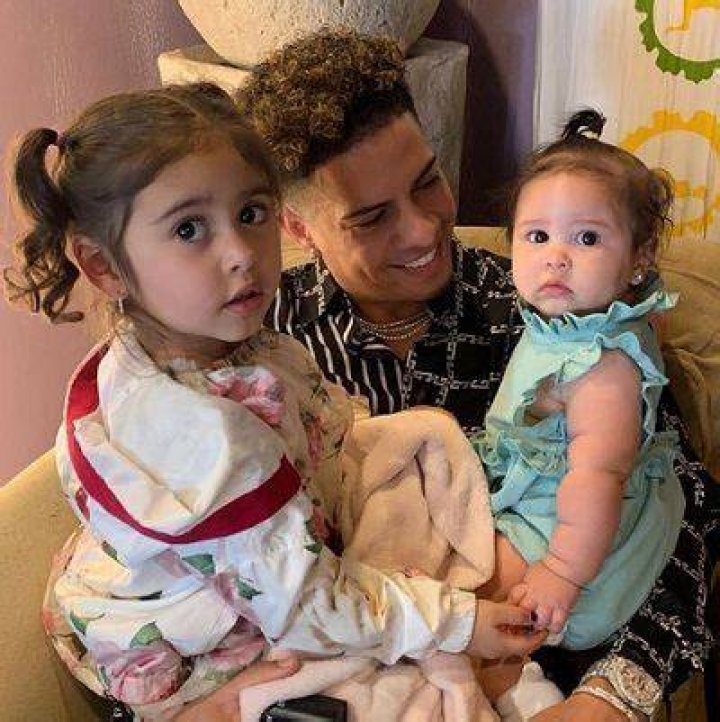 Elle Lively McBroom Bio (Wiki) 