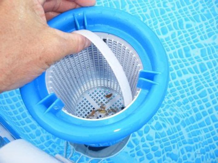 How do you make a homemade pool skimmer?