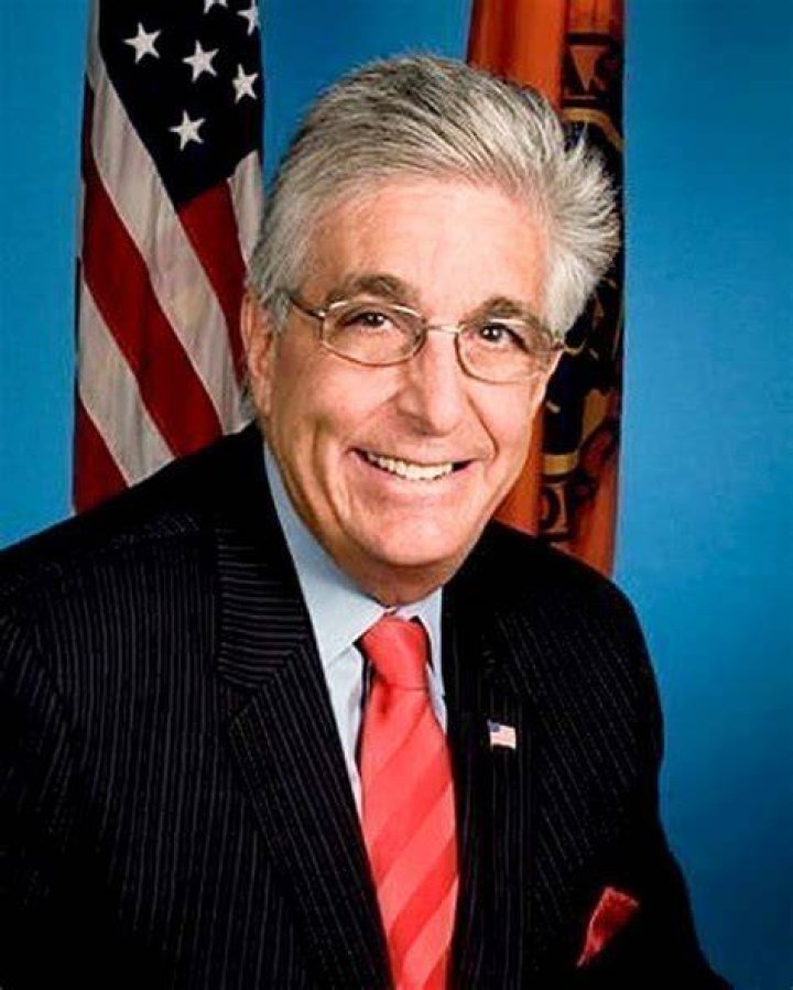 Howard Weitzman is the former husband of Stacey Weitzman. (Source: Wikipedia)