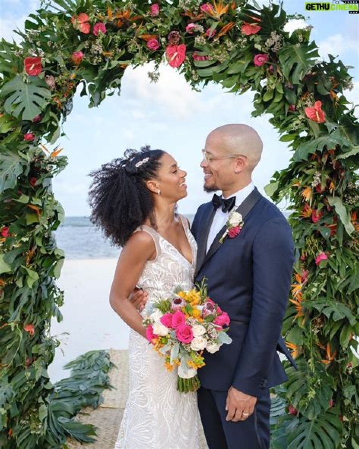 Is Kelly McCreary engaged?