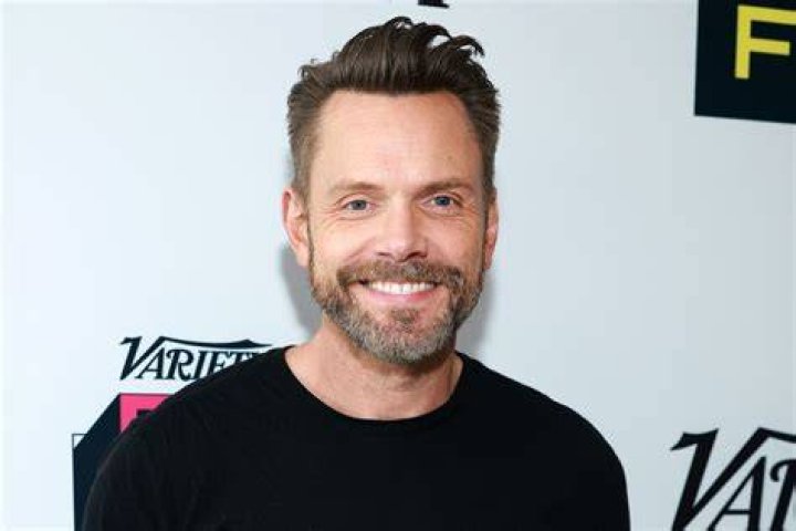 Joel McHale Highlights