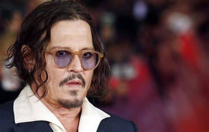 Johnny Depp doesn't have a girlfriend in 2023. celebsfortune.com