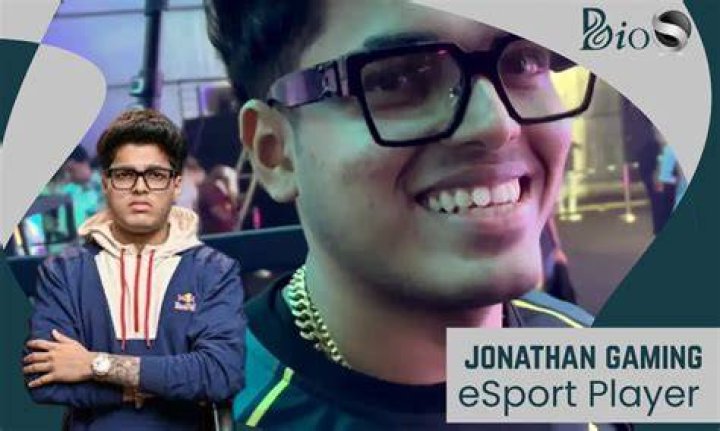 Jonathan Sims - Age, Family, Bio