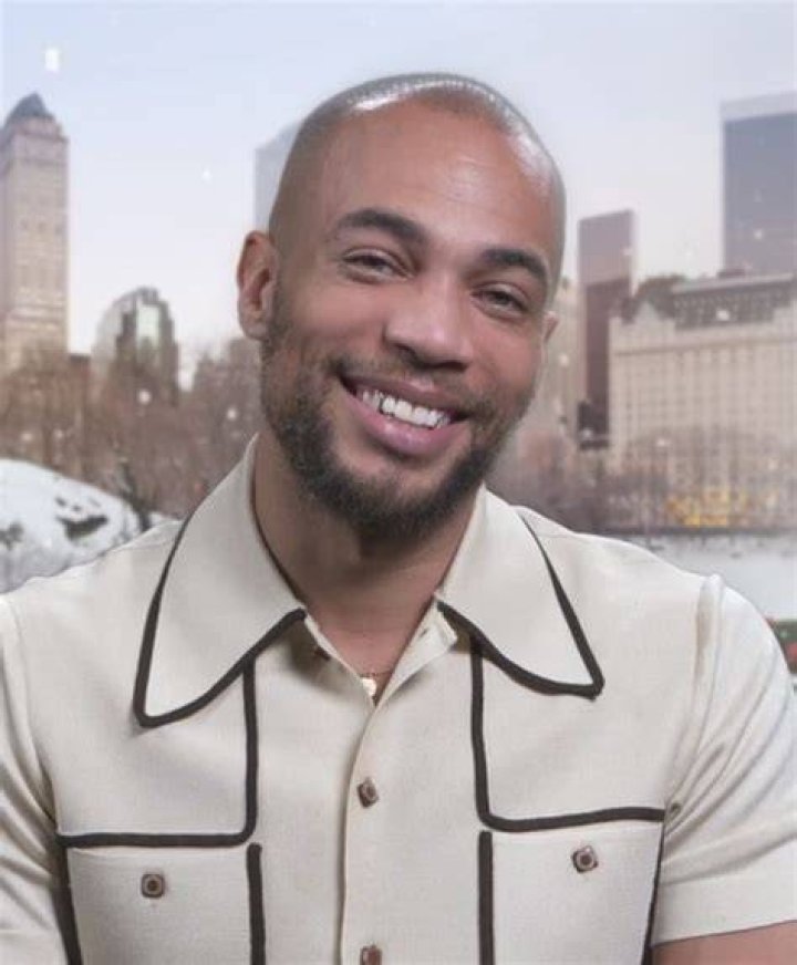 Kendrick Sampson photo