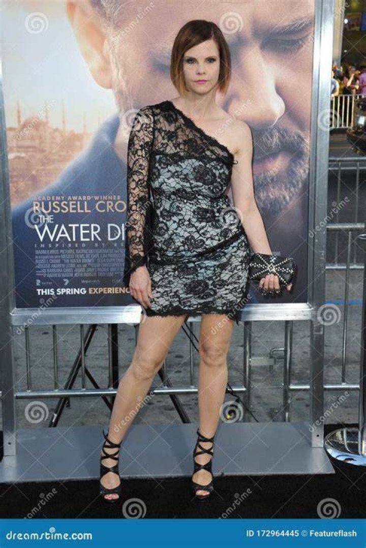 Kiersten Warren photo