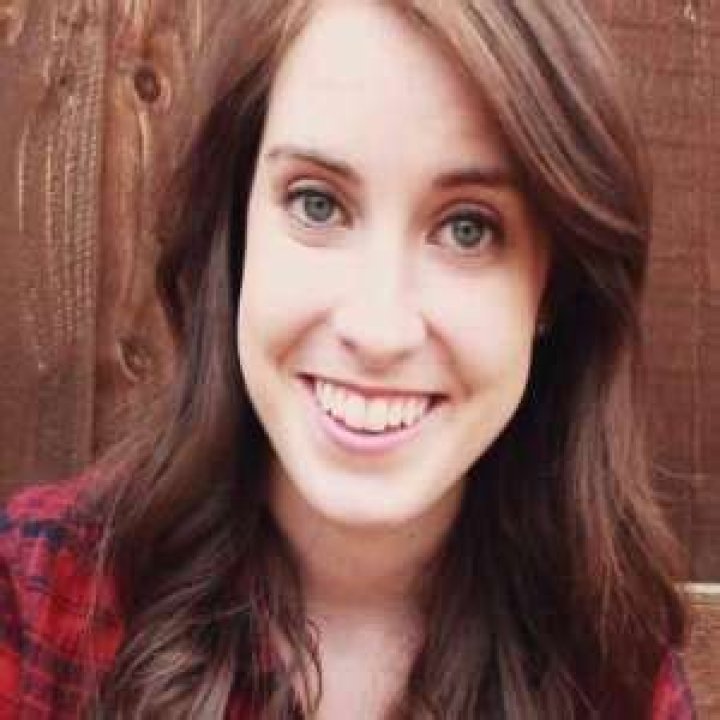Laina Morris - Age, Family, Bio