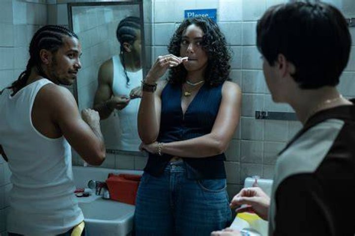 NEON. (L to R) Emma Ferreira as Ness, Tyler Dean Flores as Santi and Jordan Mendoza as Felix in NEON. Cr. Francisco Roman/Netflix © 2023 NEON. (L to R) Emma Ferreira as Ness, Tyler Dean Flores as Santi and Jordan Mendoza as Felix in NEON. Cr. Francisco Roman/Netflix © 2023