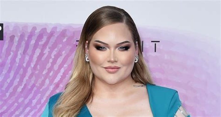 Another YouTuber got robbed! Makeup artist Nikkie Tutorials and fiance robbed at Gunpoint NikkieTutorials and her fiance Dylan Drossaers
