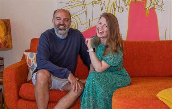  Nuala McGovern is married to her husband, Tristan Agates.Know about her married, wedding date, children.