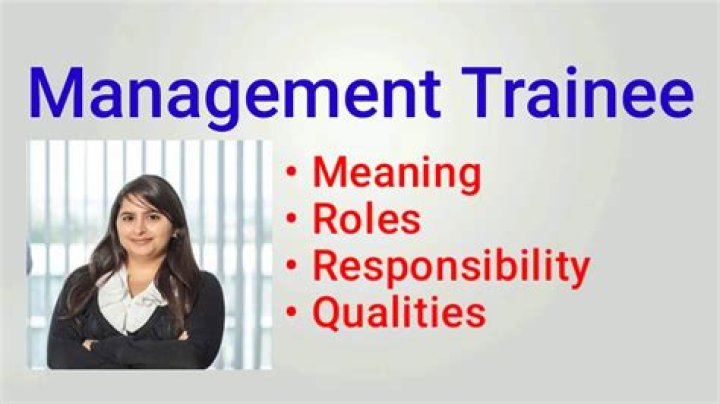 What does a Hertz manager trainee make?