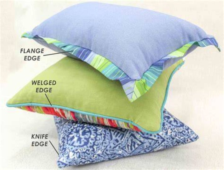 What is a knife edge pillow?
