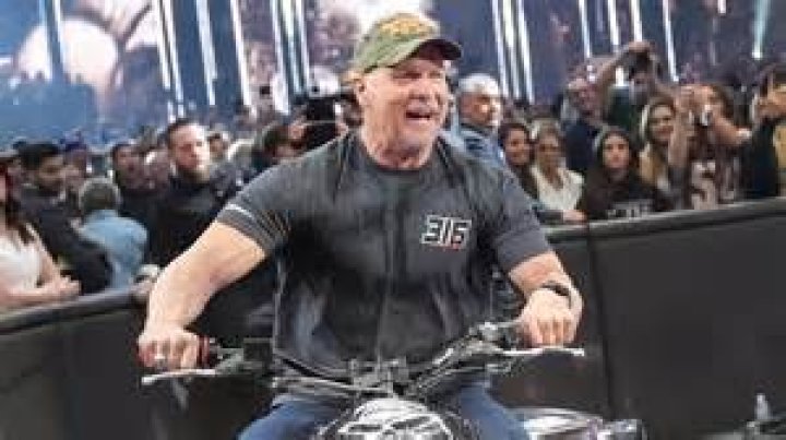 Where does Steve Austin live at?
