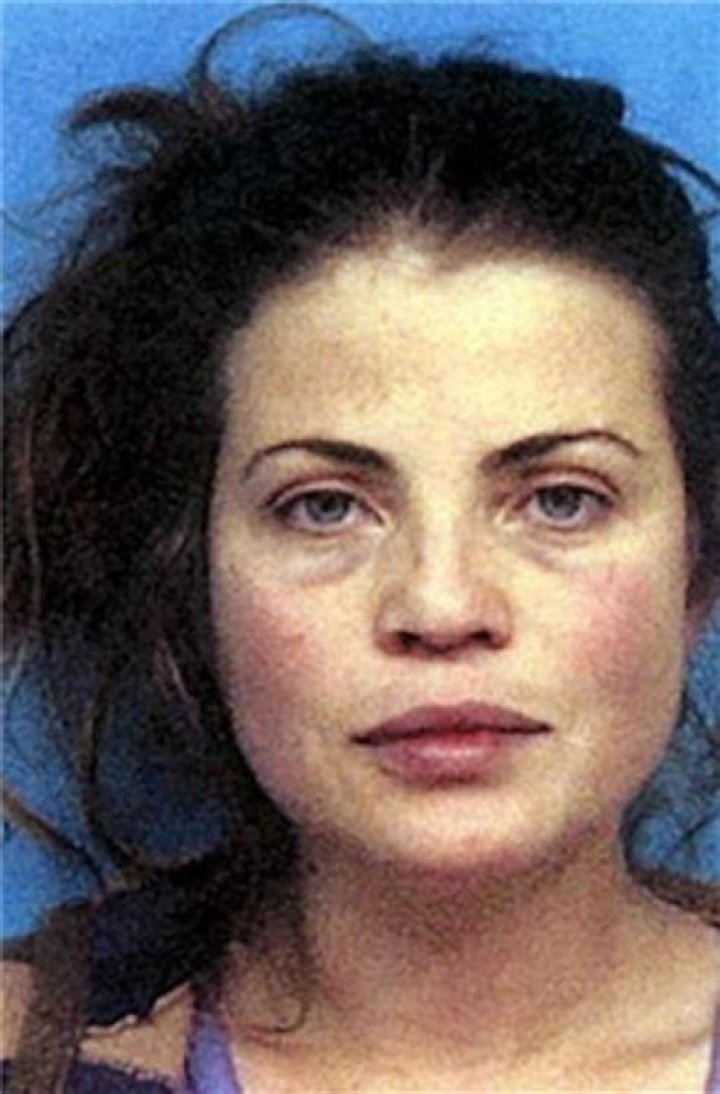 Yasmine Bleeth photo 3